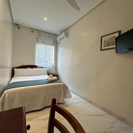Hostal Villamanez マドリード エクステリア 写真
