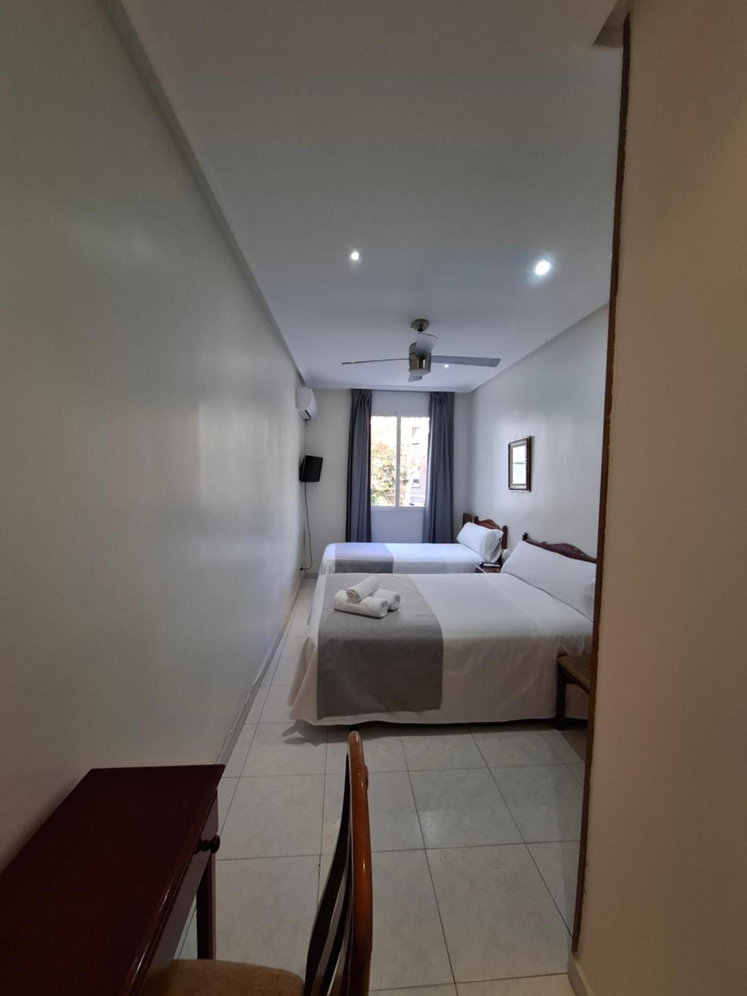 Hostal Villamanez マドリード エクステリア 写真