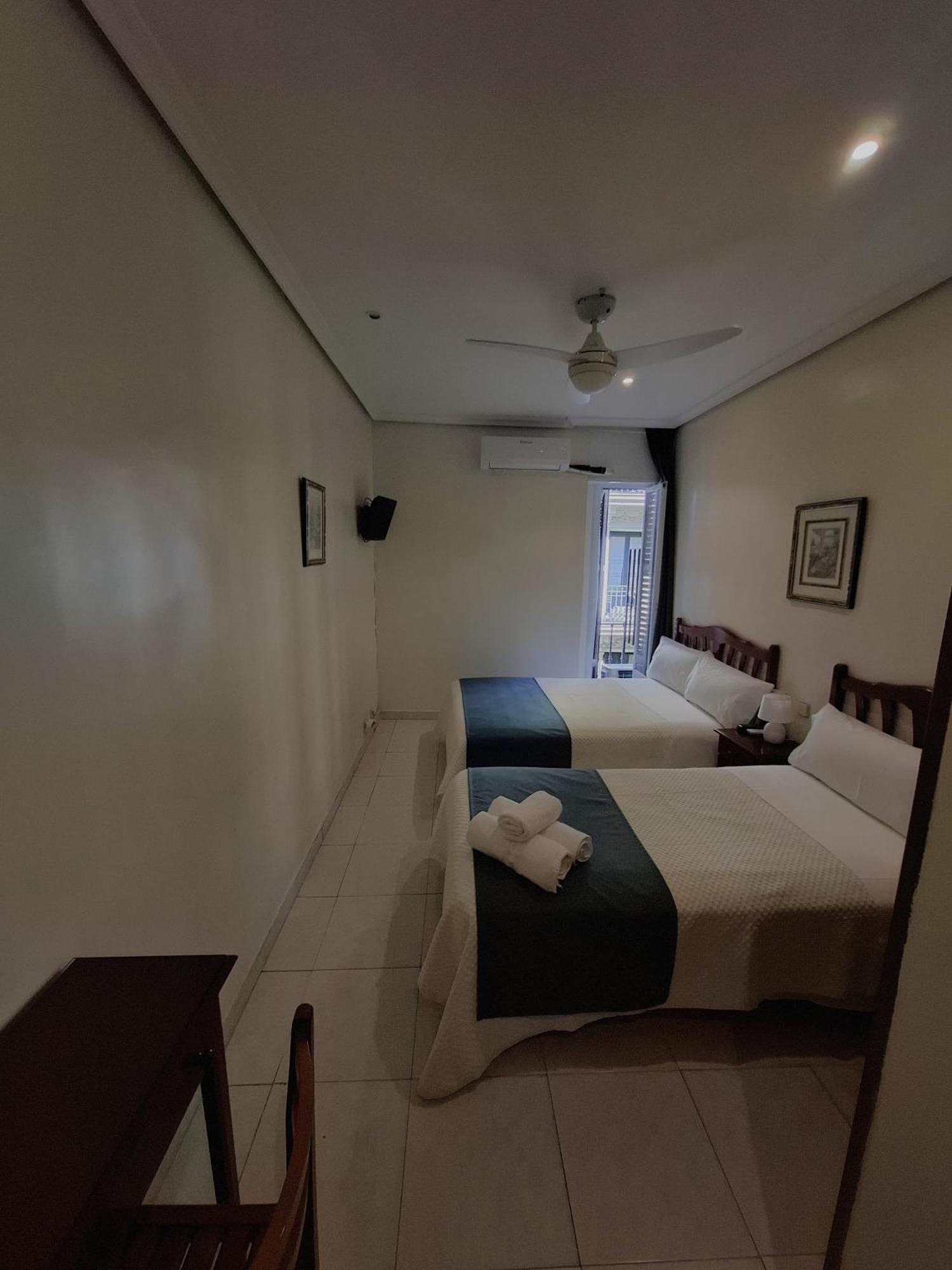 Hostal Villamanez マドリード エクステリア 写真