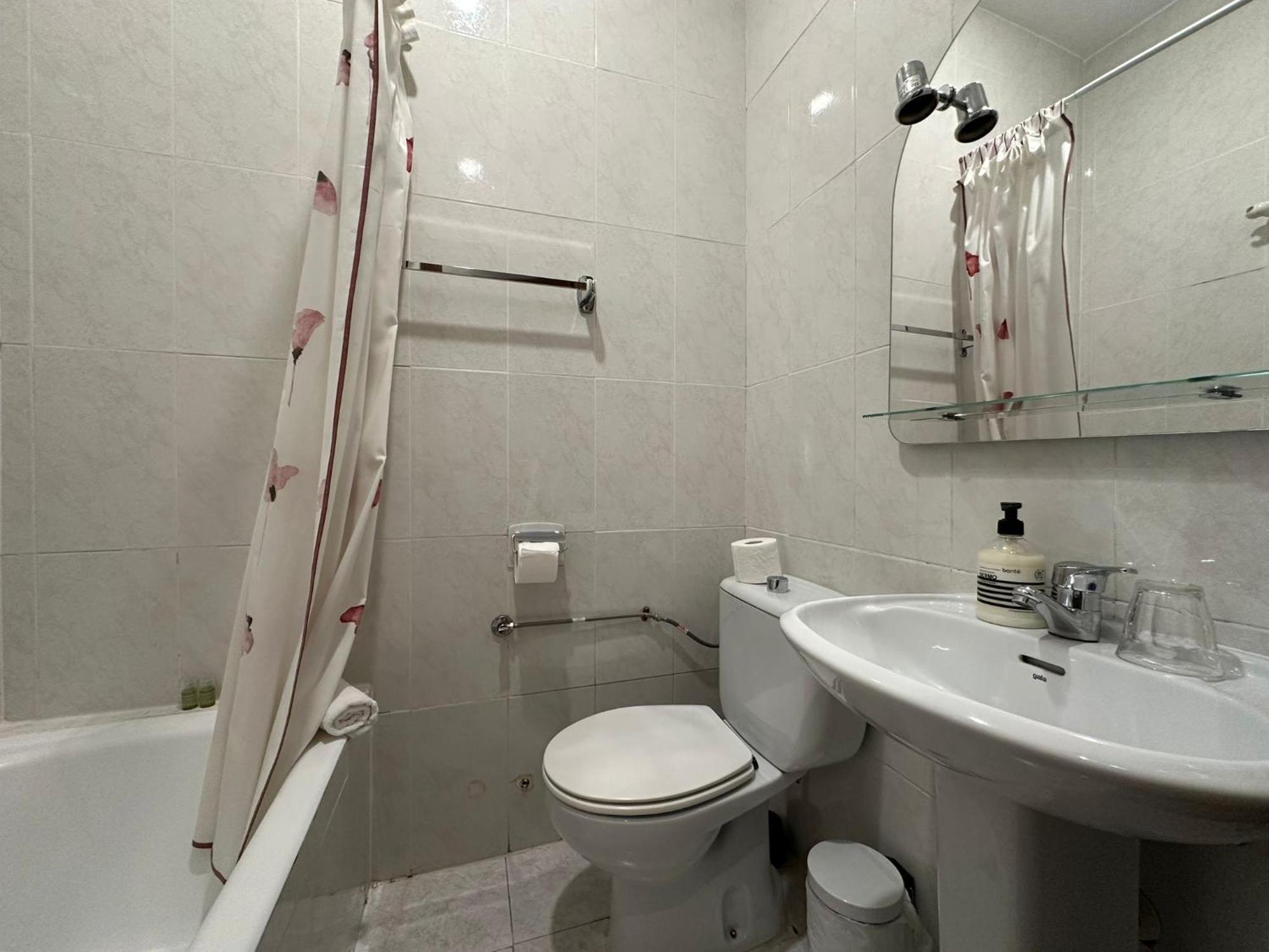 Hostal Villamanez マドリード エクステリア 写真