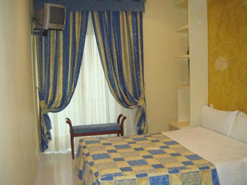 Hostal Villamanez マドリード エクステリア 写真